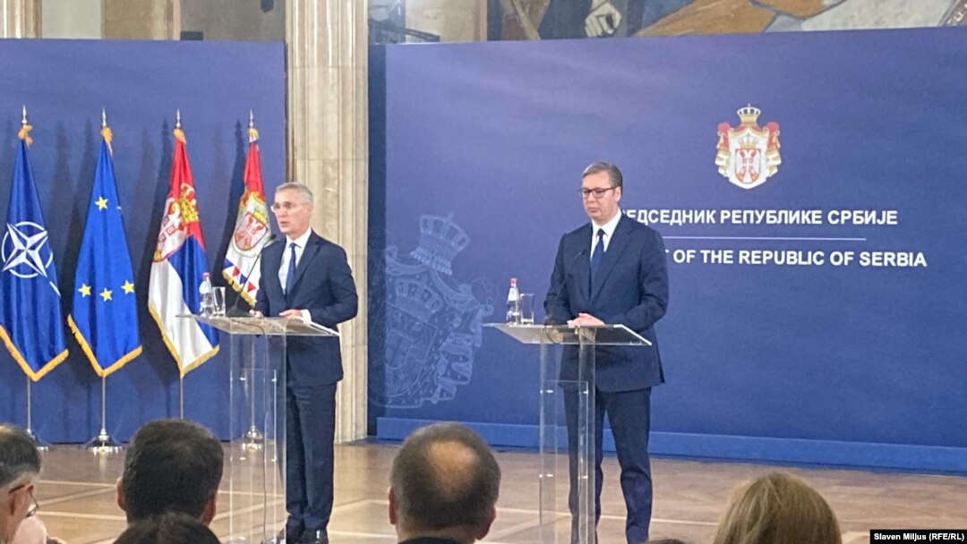 Генералниот секретар на НАТО, Јенс Столтенберг и српскиот претсадетел Александар Вучиќ во Белград, 21 ноември 2023 година