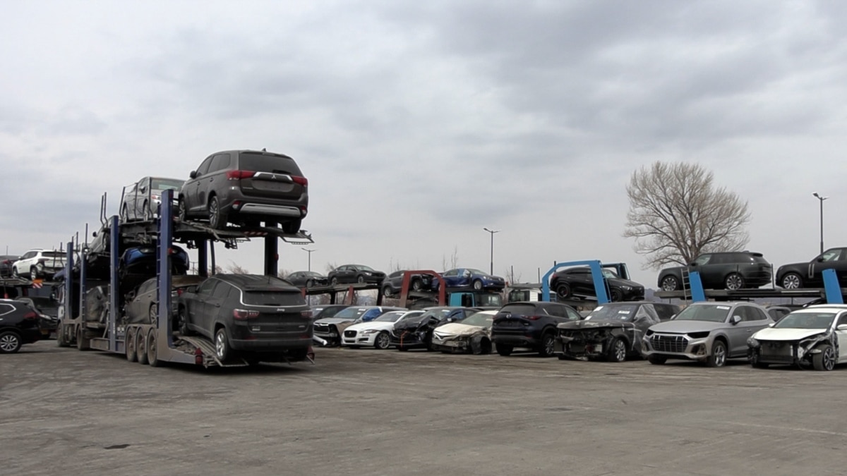 Armenian Car Re-Exports Hit New Record In 2023