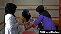 تصویر آرشیف: نرس قابله ها در یکی از شفاخانه های کابل 