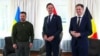 Президент Украины Владимир Зеленский (слева) встречается с премьер-министром Нидерландов Марком Рютте (в центре) и премьер-министром Бельгии Александром де Кроо, Гаага, Нидерланды, 4 мая 2023 года