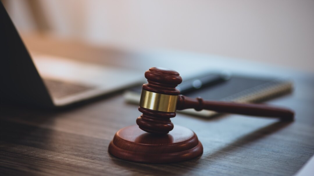 Тойда қалың жұрт қалыңдықты сиқытып жатыр