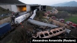 Pamje nga zona e aksidentit në Greqi.