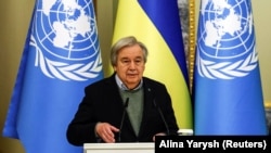 Sekretari Gjeneral i OKB-së, Antonio Guterres gjatë vizitës në Ukrainë më 8 mars 2023.