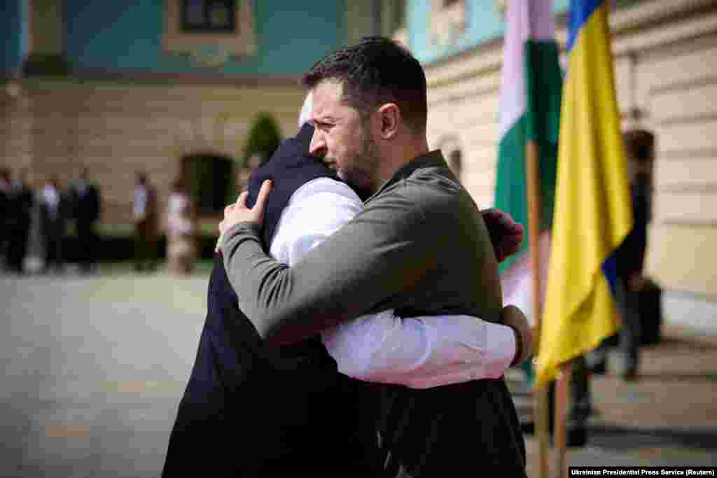 Ukraine&#39;s President Volodymyr Zelenskiy welcomes Indian Prime Minister Narendra Modi in Kyiv.