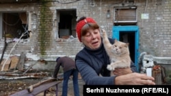 Жители Авдеевки Донецкой области покидают свои дома после российских обстрелов