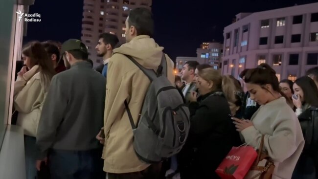 Metroya girmək bir dərddir, qatara minmək də bir ayrı dərd: Günahkar kimdir?