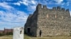 Охранный павильон над руинами древнего мавзолея в музее-заповеднике «Неаполь Скифский». Симферополь, Крым, 2023 год