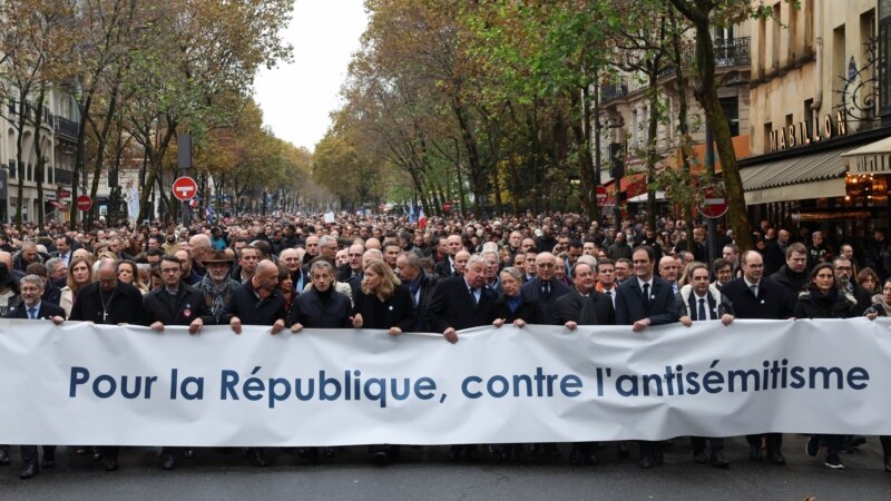 Парижде антисемитизмге каршы жүрүш өтүүдө