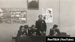 Майор Василий Андриенко (в центре) – глава милиции поселка Будогощь
