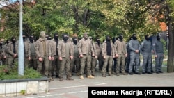 Pjesëtarët e njësive speciale të Policisë së Kosovës gjatë protestës së tyre para ndërtesës së Qeverisë. 1 nëntor 2023 