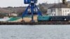 Открытое хранение зерна в морском порту Феодосии. Крым, ноябрь 2023 года