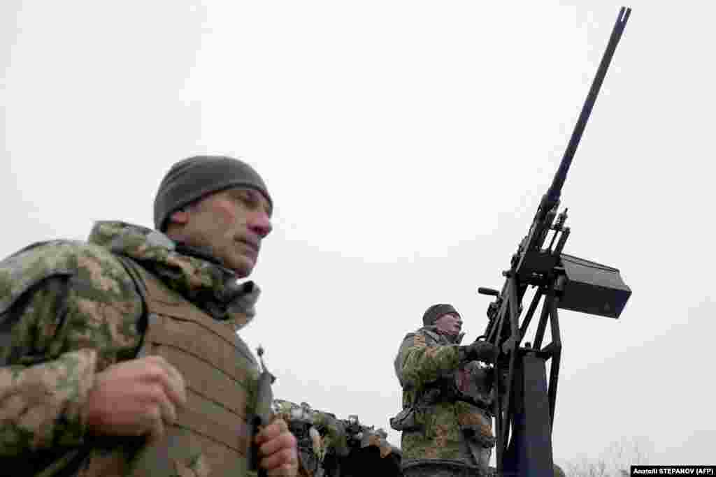 Киев заявляет, что недавние нападения подчёркивают необходимость ускорения обещанной Западом военной техники. Приоритетом является увеличение количества боеприпасов, сказал Наев, поскольку россияне &laquo;хотят истощить нашу систему ПВО&raquo;