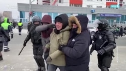 Башкырстан: Полиция митингге чыкандарды кармап кетти
