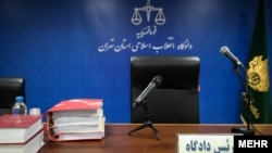 Detalj iz jedne od sudnica u Iranu, ilustracija