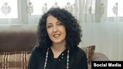 نرگس محمدی بارها از داخل زندان پیام‌هایی را منتشر و مخفیانه با رسانه‌های خارجی مصاحبه کرده است