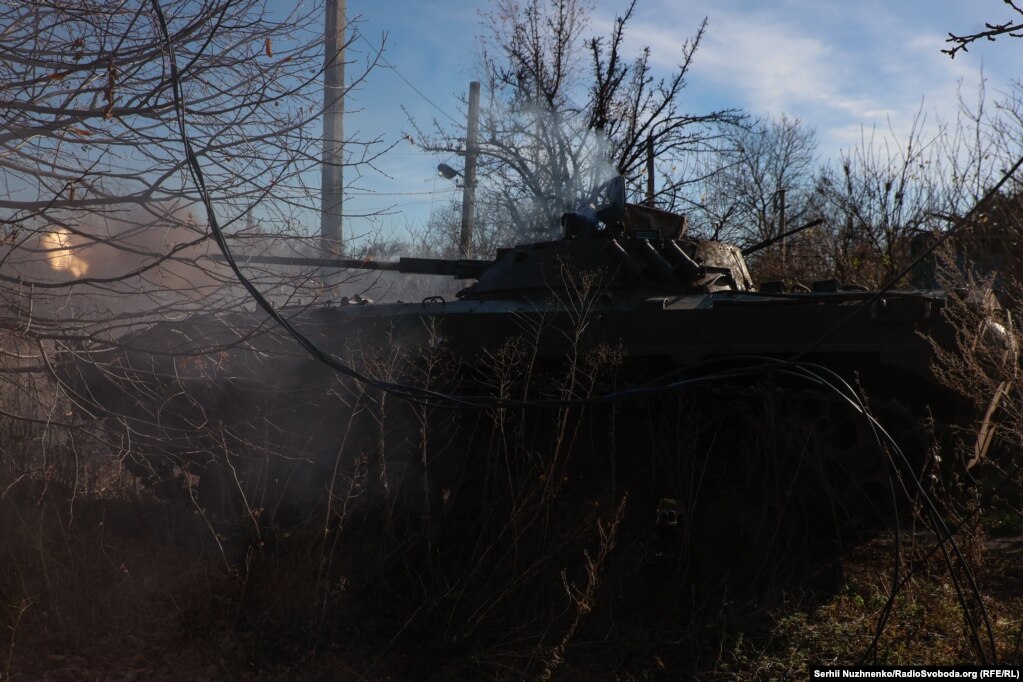 L'auto blindata ucraina entra in battaglia  