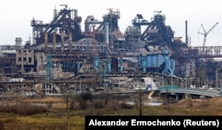 Разрушенный российскими обстрелами металлургический завод «Азовсталь» в ныне оккупированном Мариуполе, 16 февраля 2024 года