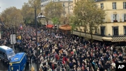 در نوامبر سال گذشته هم هزاران نفر در اعتراض به یهودستیزی در فرانسه به خیابان‌ها آمدند