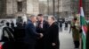 Orbán Viktor miniszterelnök fogadja Robert Fico szlovák kormányfőt az Országház előtt, a Kossuth Lajos téren 2024. január 16-án