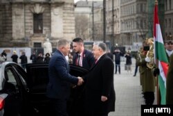 Роберт Фицо и Виктор Орбан перед переговорами в Будапеште, 16 января 2023 года