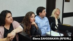 Cлева направо: адвокаты и представитель Горсобрания – Кристина Габелая, Нонна Реквава, Саид Гезердава и Кристина Газа