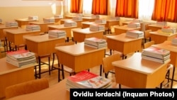 Furnizorii de mobilier școlar întâmpină întârzieri la livrarea unora dintre bunurile contractate de Primării pentru școli, prin proiecte PNRR, în urma dificultăților cauzate de contextul geopolitic actual, arată Ordonanța de Urgență aprobată joi de Guvern.