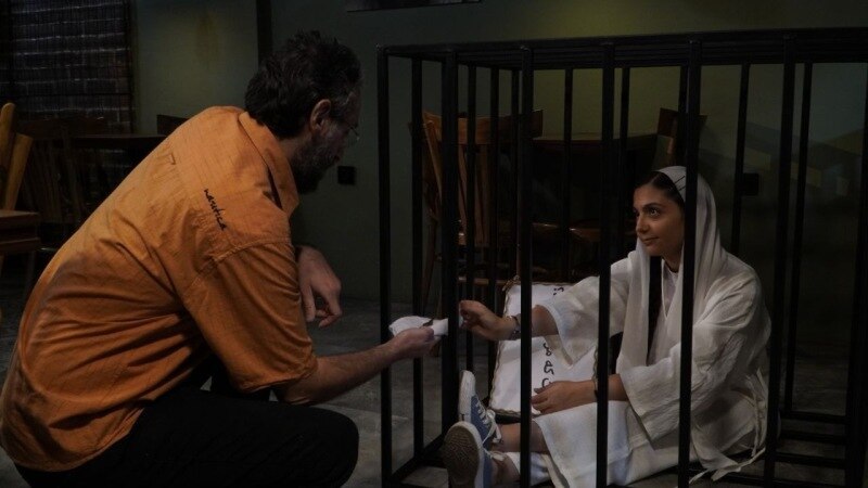 استقبال از «کافه»، اثر جدید سینمای زیرزمینی ایران، ساختهٔ نوید میهن‌دوست که خودش زندانی است