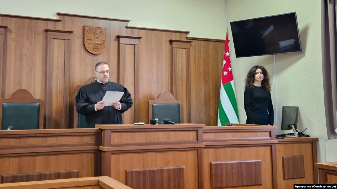 Судья Беслан Берулава оглашает приговор