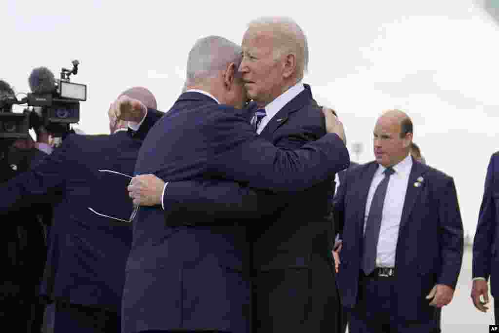 Președintele Joe Biden a mers miercuri în Israel, țară angajată într-un război cu Hamas. Biden a avut două obiective declarate. Primul a fost să demonstreze că SUA susține fără echivoc Israel, după atacul Hamas din 7 octombrie.&nbsp; Al doilea, să limiteze riscul extinderii conflictului la nivel regional.