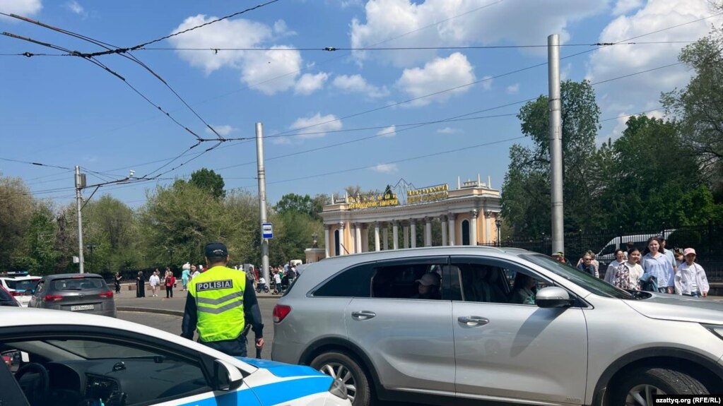 Полицейские в день возможных митингов в Алматы. 1 мая 2023 года