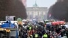 У Берліні триває протест фермерів, чеські колеги провели акцію підтримки