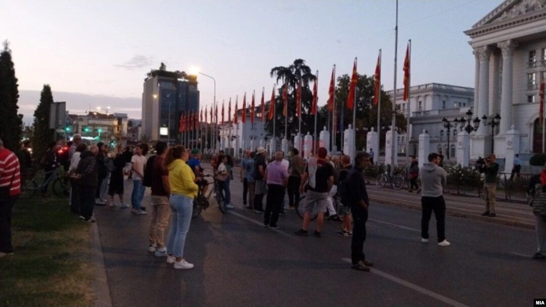 Протест пред Влада на Северна Македонија за случајот со Клиниката за Онкологија