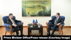Specijalni predstavnik EU za dijalog Beograda i Prištine Miroslav Lajčak i premijer Kosova Albin Kurti na sastanku u 9. marta 2023.