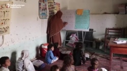 Meet The Pakistani Teacher With 5 Classes In 1 Room