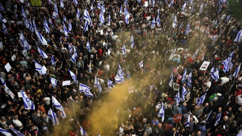 هزاران اسرائیلی از حکومت بنیامین نتانیاهو خواستند توافق آتش بس با حماس را بپذیرد