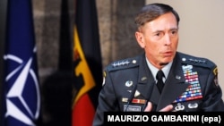 Генерал Дэвид Петреус в 2011 году, сразу после ухода с поста командующего международными силами в Афганистане