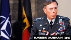 Генерал Девід Петреус, командувач Центрального командування США ( 2008-2010 р.р.) директор Центрального розвідувального управління США (ЦРУ) (2011-2012 р.р.)