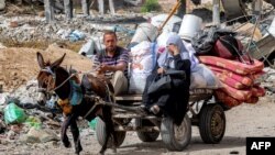 د مې پر ۱۱مه یوې فلسطیني کورنۍ کډه بار کړې ده.