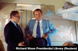 نیکسون و کیسینجر در راه سفر به چین، ۱۹۷۲