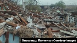 Зруйнований російським ракетним ударом будинок рідних Олександра Панченка. Зарічне, Запорізька область, 3 листопада 2023 року.