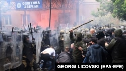 Nasilni protest Srba u Zvečanu 29. maj 2023.