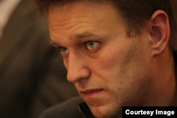 "Zato beskrajno poštujem Navaljnog", kaže reditelj Andrej Lošak. "Za to što je učinio sve, i više nego što je mogao, da nam da ove šanse. I mi smo ih uprskali."