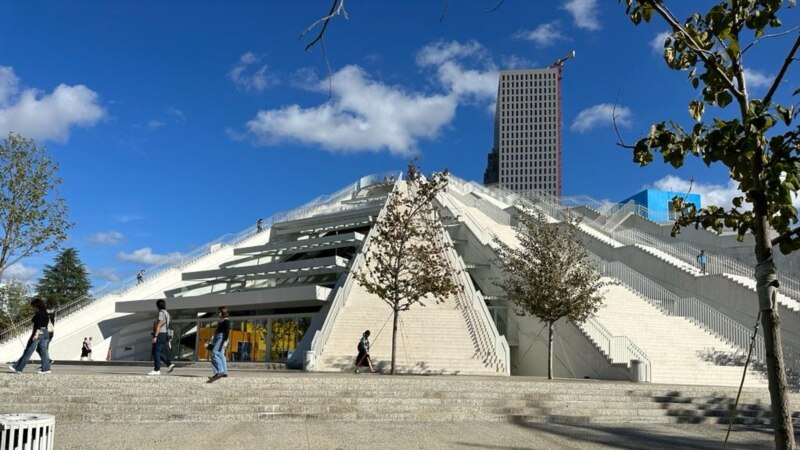 Piramida në Tiranë: Dikur muze për Enver Hoxhën, sot qendër e teknologjisë