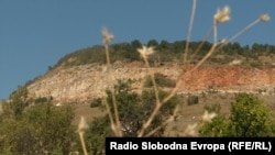 Рудник за камен во село Бањани, во Скопска Црна Гора. 