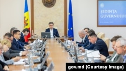 Premierul Dorin Recean ar urma să anunțe luni, 18 octombrie, demisia unor miniștri din Guvern și venirea altora în loc.