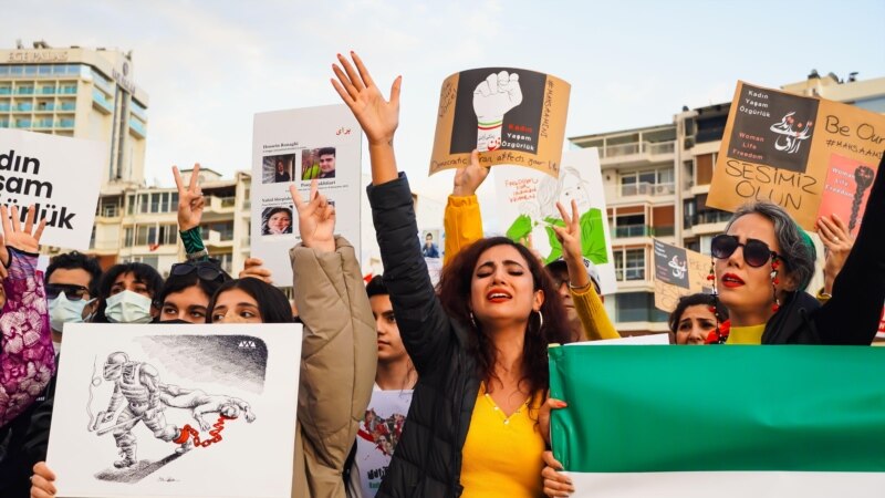 زنان افغان و ایرانی جنبش مشترک برای مبارزه با « آپارتاید جنسیتی» ایجاد کردند