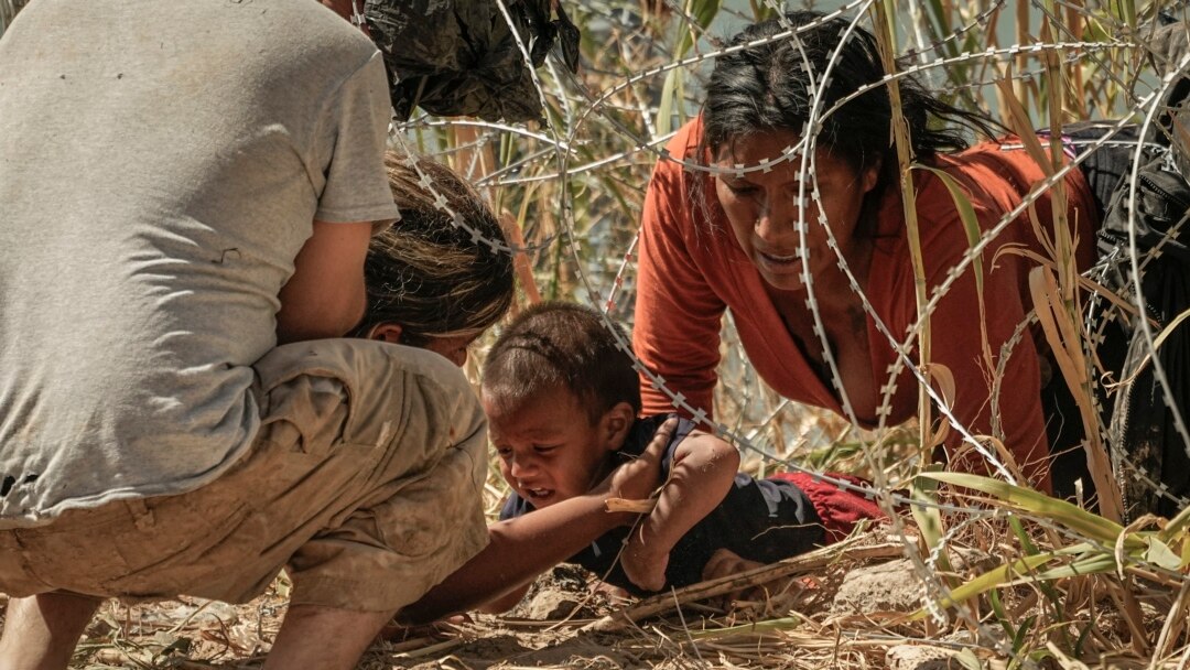 Олар желіде ұйықтап жатқанда ренжіді