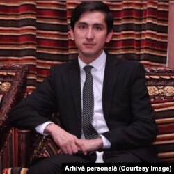 Fazil a plecat din Afganistan în 2021. Are trei fete, una născută acolo, una în Pakistan și una în România, unde locuiește cu soția și copiii de la începutul anului.