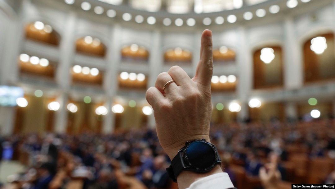 Deputații au venit din vacanță să voteze împotriva proiectelor pentru autonomia Ținutului Secuiesc. 