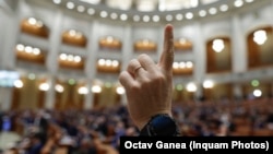 Deputații au venit din vacanță să voteze împotriva proiectelor pentru autonomia Ținutului Secuiesc. 